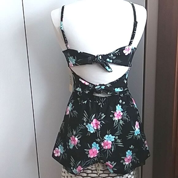 Madden NYC Tropical Flowers Bare Midriff Romper - Picture 4 of 13